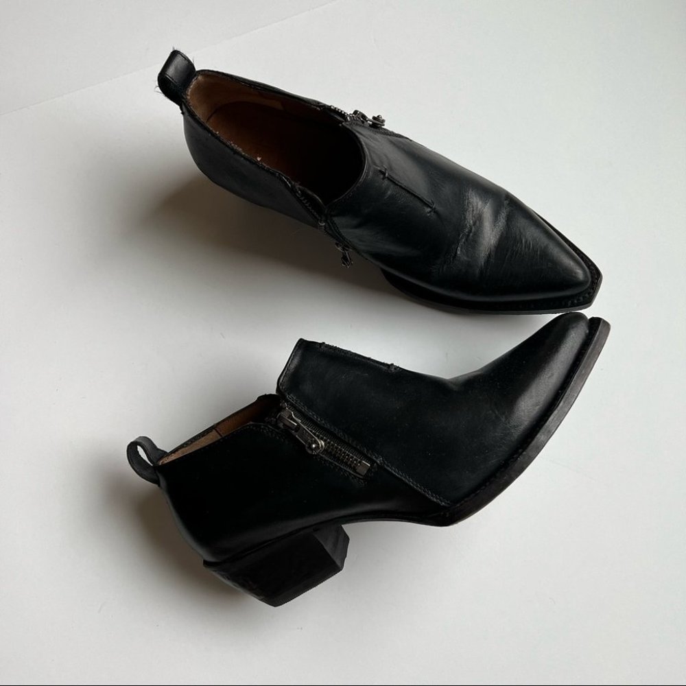 Frye Sachse Moto Black Leather Booties Size 8.5